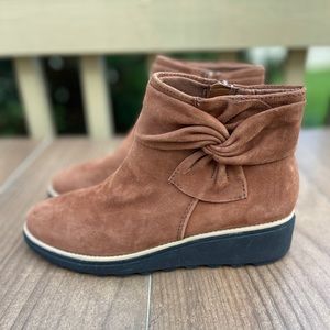 Clarks Sharon Salon Women Wedge Heel Ankle Booties Dark Tan Suede 7M